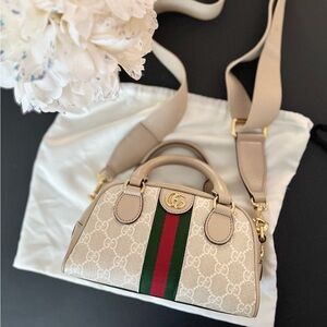 Gucci Ophidia Mini Top Handle Bag in GG Supreme canvas. - Beige/ White